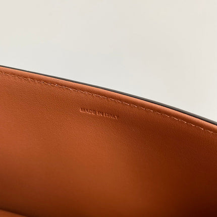 TRAPEZOID UNDERARM TRIPHOME 26 BLACK PATTERN CALFSKIN