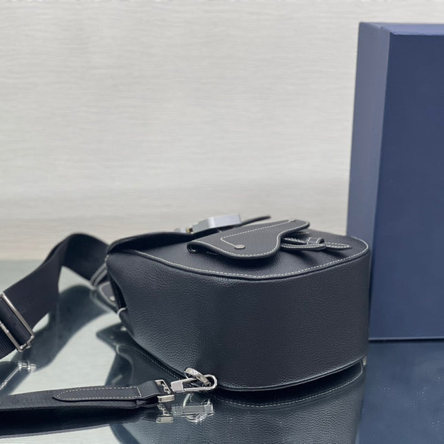 GALLOP SLING BAG 27 IN BLACK CALFSKIN