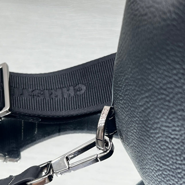 GALLOP SLING BAG 27 IN BLACK CALFSKIN