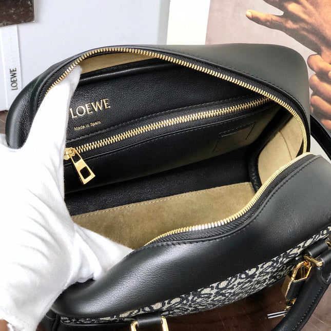 LOE AMAZONA 19 BAG IN BLACK CALFSKIN AND MONOGRAM JACQUARD