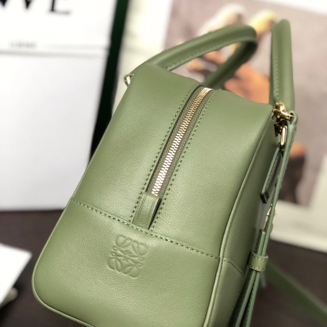 LOE AMAZONA 19 BAG IN AVOCADO GREEN NAPPA CALFSKIN