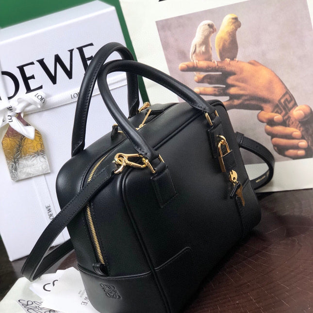 LOE AMAZONA 19 BAG IN BLACK NAPPA CALFSKIN