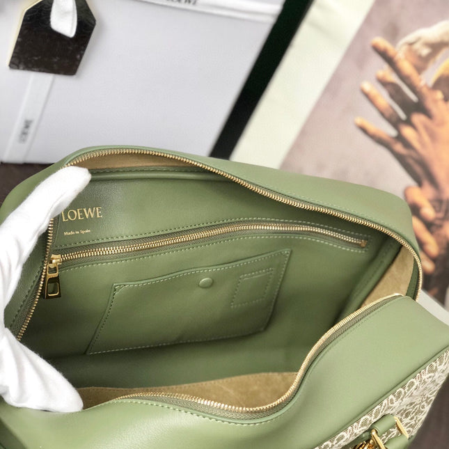 LOE AMAZONA 28 BAG IN OLIVE GREEN CALFSKIN AND BEIGE MONOGRAM FABRIC