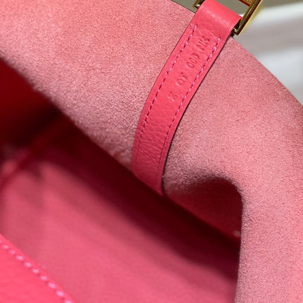 HM PICOTIN LOCK 18 RED PINK CALFSKIN