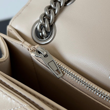 CRUSH CHAINED BAG 25 IN BEIGE QUILTED LAMBSKIN SILVER HARDWARE