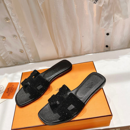 0RAN SANDAL BLACK LAMBSKIN ATTACH CRYSTALS-BLACK