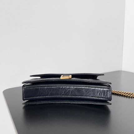 CRUSH CHAINED BAG 22 IN BLACK QUILTED CRUSHED CALFSKIN GOLD HARDWARE