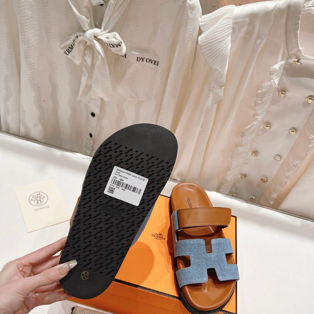 CHYPRE SANDAL BRIGHT BROWN LAMBSKIN AND BLUE DENIM