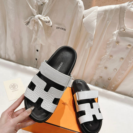 CHYPRE SANDAL BLACK AND WHITE LAMBSKIN