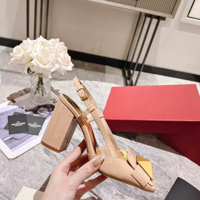 ONE STUD BEIGE TAN PATENT LEATHER LACE-UP HIGH HEELS 85 MM