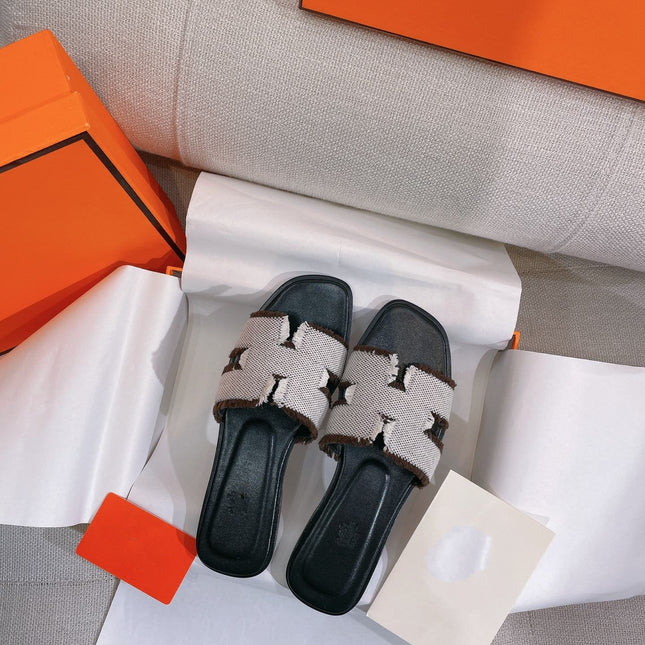 0RAN SANDAL BLACK CANVAS