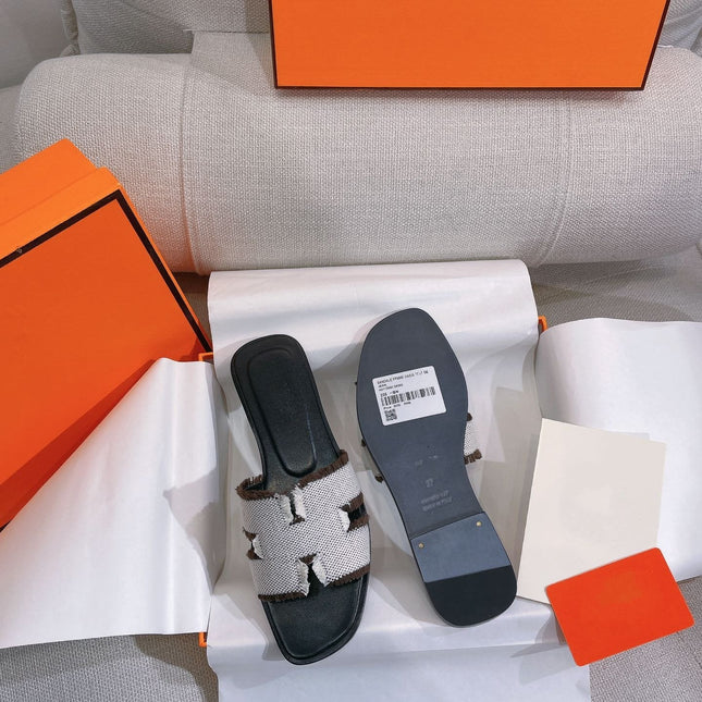 0RAN SANDAL BLACK CANVAS