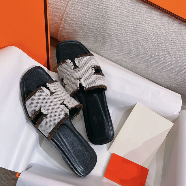 0RAN SANDAL BLACK CANVAS