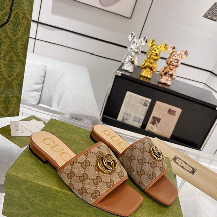 GG EXCLUSIVE SLIDE SANDAL CARAMEL AND BROWN FABRIC