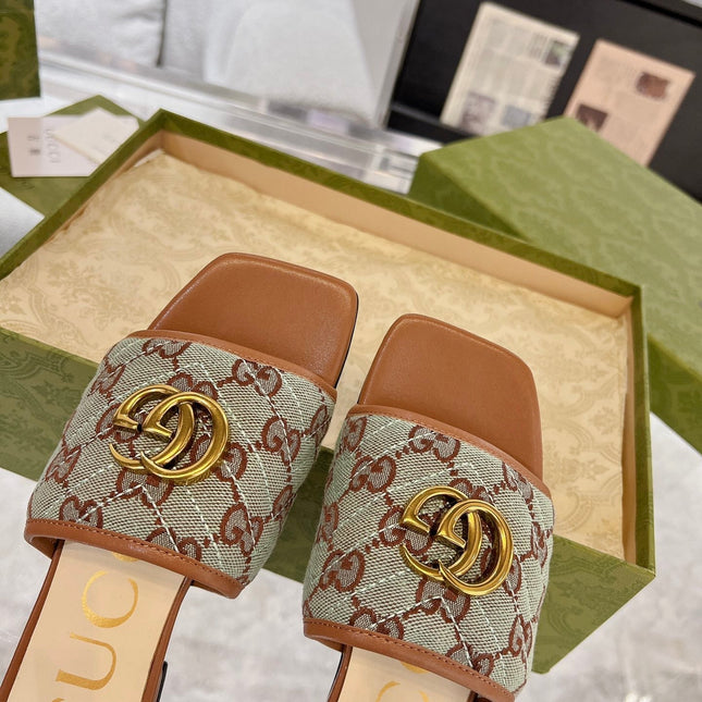 GG EXCLUSIVE SLIDE SANDAL CARAMEL AND GRAY FABRIC