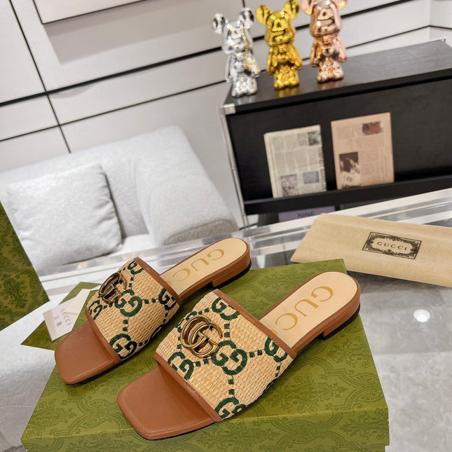 GG EXCLUSIVE SLIDE SANDAL CARAMEL SEDGE