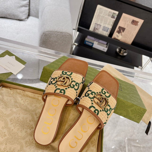 GG EXCLUSIVE SLIDE SANDAL CARAMEL SEDGE