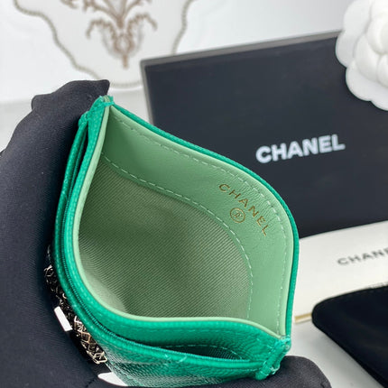 CC CARD HOLDER 19.5 EMERALD GRAINED CALFSKIN GOLD ICON