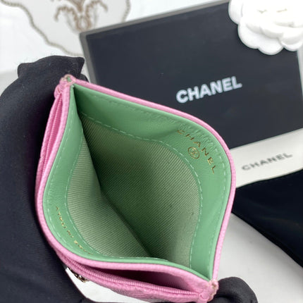 CC CARD HOLDER 19.5 PINK GRAINED CALFSKIN GOLD ICON