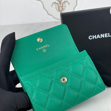CC FLAP CARD HOLDER 11 EMERALD GRAINED CALFSKIN GOLD ICON