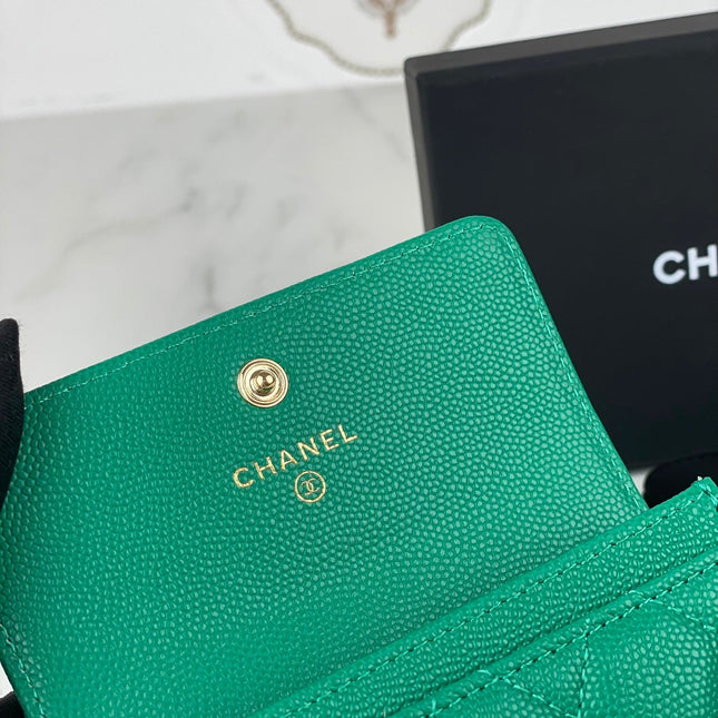 CC FLAP CARD HOLDER 11 EMERALD GRAINED CALFSKIN GOLD ICON