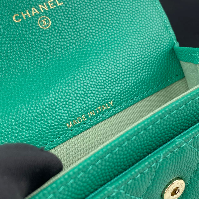 CC FLAP CARD HOLDER 11 EMERALD GRAINED CALFSKIN GOLD ICON