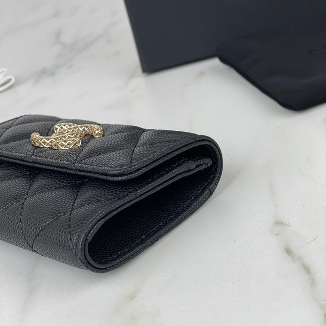 CC FLAP CARD HOLDER 11 BLACK GRAINED CALFSKIN GOLD ICON