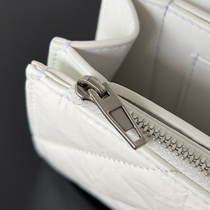 CRUSH CHAINED BAG 22 IN WHITE QUILTED CRUSHED CALFSKIN SILVER HARDWARE