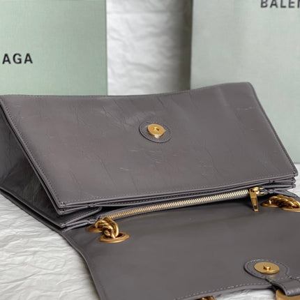 CRUSH MEDIUM CHAIN BAG 31 IN SUVA GRAY CRUSHED CALFSKIN GOLD HARDWARE