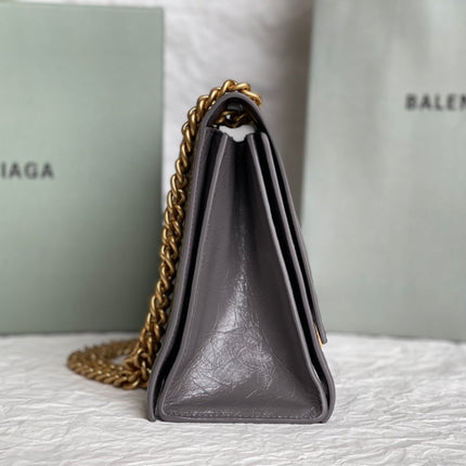 CRUSH MEDIUM CHAIN BAG 31 IN SUVA GRAY CRUSHED CALFSKIN GOLD HARDWARE