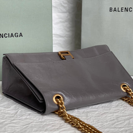 CRUSH MEDIUM CHAIN BAG 31 IN SUVA GRAY CRUSHED CALFSKIN GOLD HARDWARE