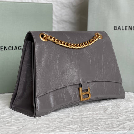 CRUSH MEDIUM CHAIN BAG 31 IN SUVA GRAY CRUSHED CALFSKIN GOLD HARDWARE