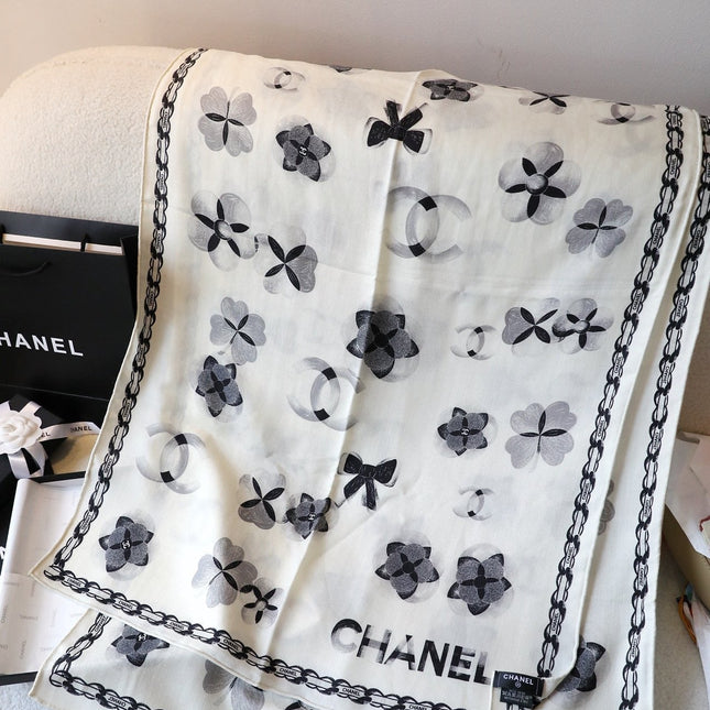 SCARF 180 CM IN WHITE FLOWER MONOGRAM SILK AND CASHMERE 401133