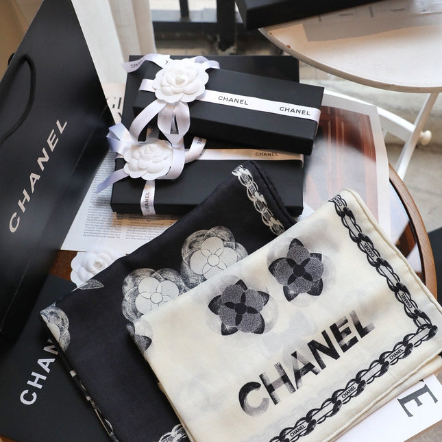 SCARF 180 CM IN WHITE FLOWER MONOGRAM SILK AND CASHMERE 401133