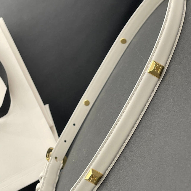 CL SMALL 18 MM TRIOMPHE BELT IN TAURILLON WHITE LEATHER GOLD HARDWARE