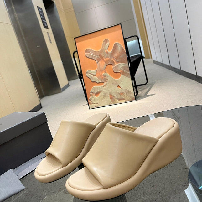 WEDGE SANDALS IN BEIGE SOFT LAMBSKIN