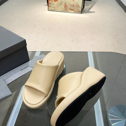 WEDGE SANDALS IN BEIGE SOFT LAMBSKIN