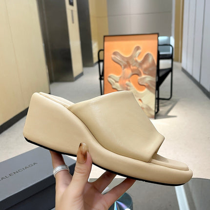 WEDGE SANDALS IN BEIGE SOFT LAMBSKIN