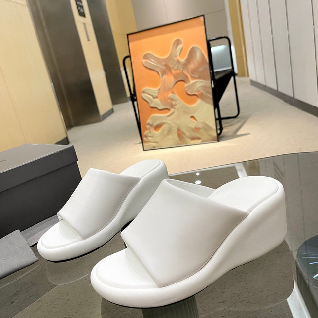 WEDGE SANDALS IN WHITE SOFT LAMBSKIN