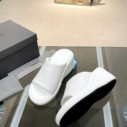 WEDGE SANDALS IN WHITE SOFT LAMBSKIN