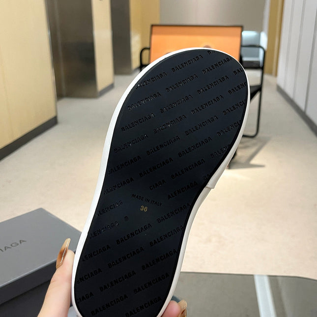 WEDGE SANDALS IN WHITE SOFT LAMBSKIN