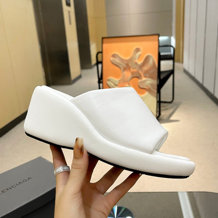 WEDGE SANDALS IN WHITE SOFT LAMBSKIN