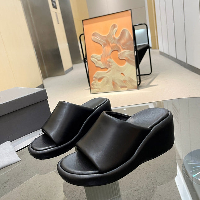 WEDGE SANDALS IN BLACK SOFT LAMBSKIN