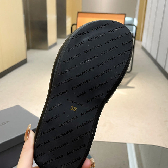 WEDGE SANDALS IN BLACK SOFT LAMBSKIN