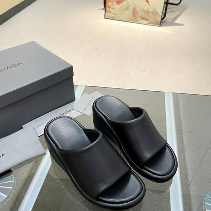 WEDGE SANDALS IN BLACK SOFT LAMBSKIN