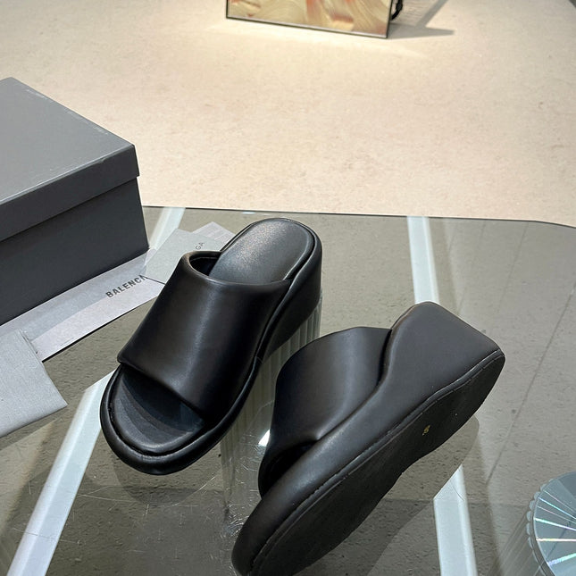 WEDGE SANDALS IN BLACK SOFT LAMBSKIN