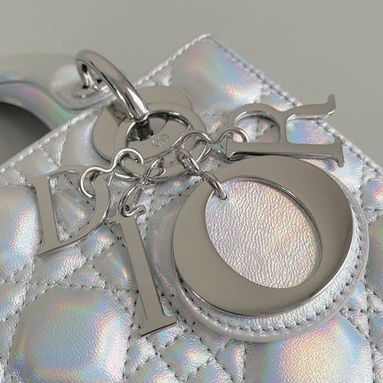 MEDIUM LADY 20 HANDBAG IN SILVER LAMBSKIN