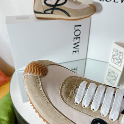 LW FLOW RUNNER TRAINERS IN BROWN AND BEIGE SUEDE