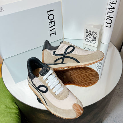 LW FLOW RUNNER TRAINERS IN BROWN AND BEIGE SUEDE
