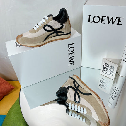LW FLOW RUNNER TRAINERS IN BROWN AND BEIGE SUEDE